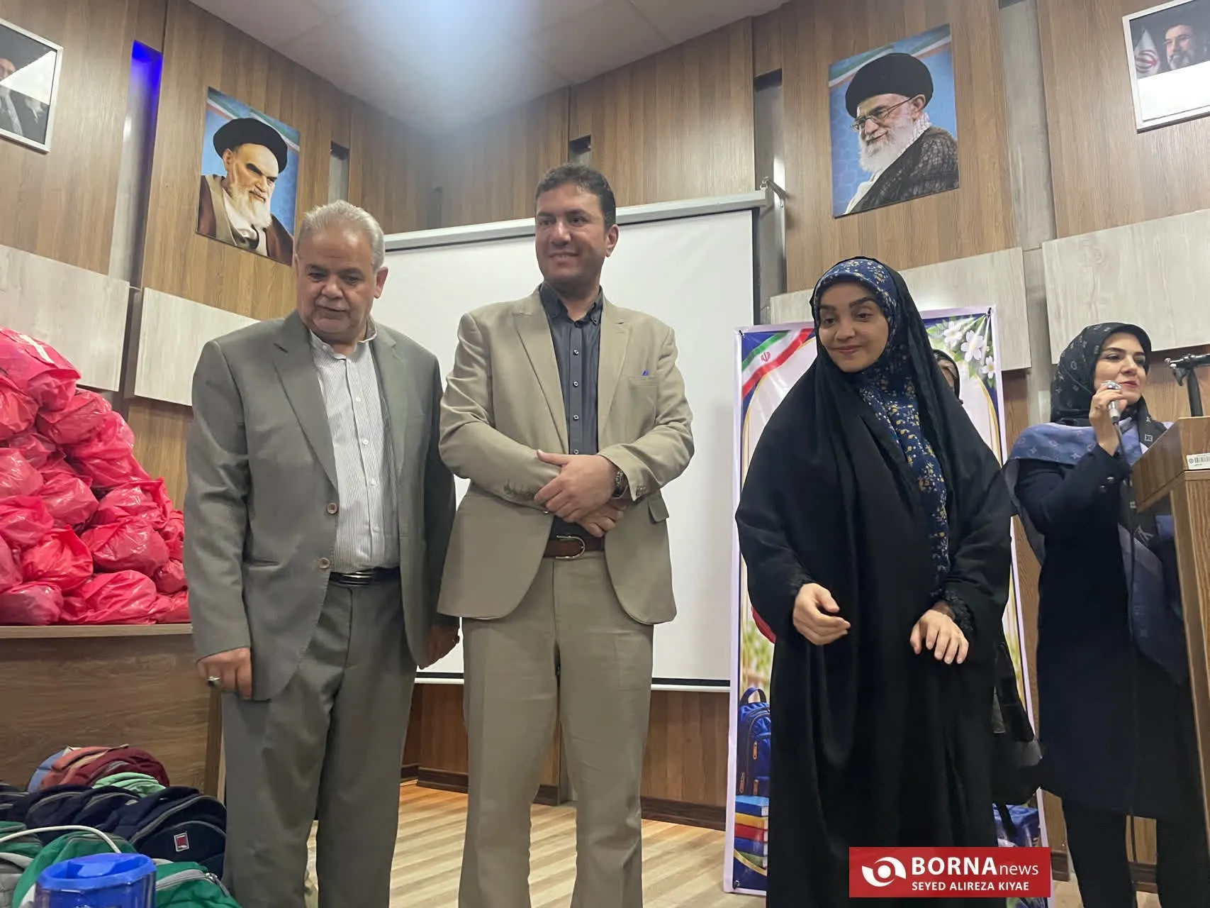 اهدای 750 بسته کیف و لوازم‌التحریر به دانش‌آموزان تحت پوشش بهزیستی شهرستان شهریار