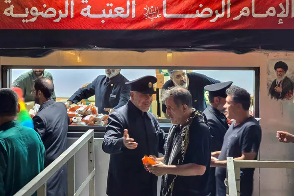 موکب آستان قدس رضوی در نجف اشرف
