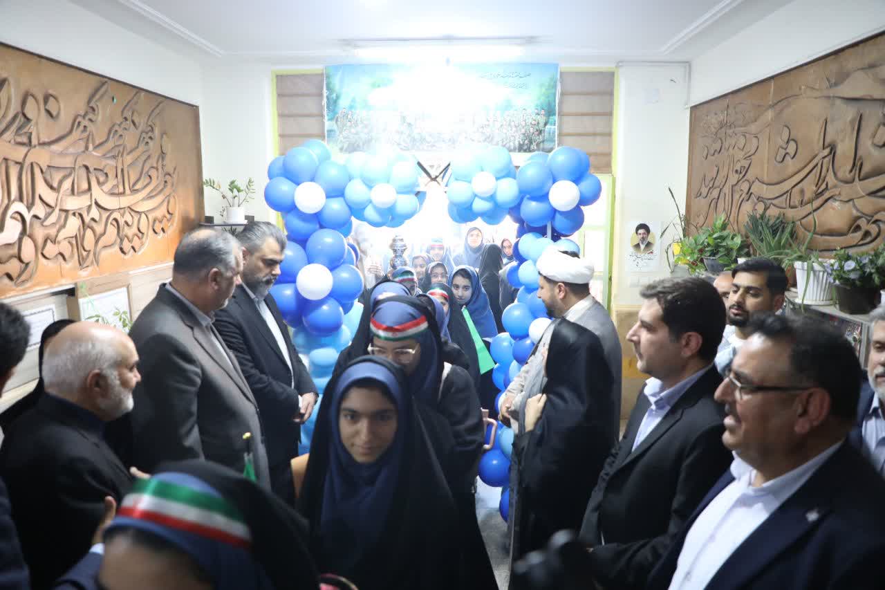 زنگ آغازین مهر در خوزستان توسط استاندار نواخته شد / موالی زاده: دانشآموزان خوزستان باید برای ساخت آینده استان آماده شوند زنگ آغازین مهر در خوزستان توسط استاندار نواخته شد / موالی زاده: دانشآموزان خوزستان باید برای ساخت آینده استان آماده شوند