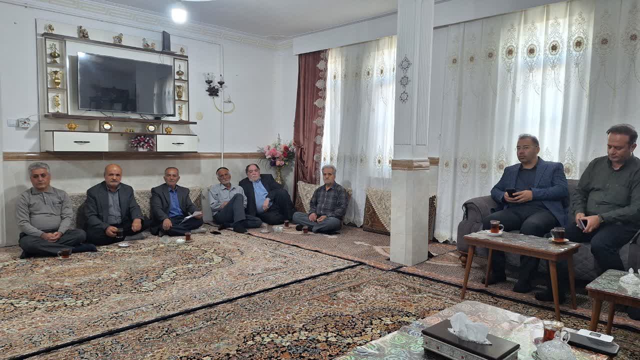 مطالبات مردم ناحیه منفصل شهری ناصرآباد در یک نشست صمیمی روی میز مدیران شهری قزوین قرار گرفت مطالبات مردم ناحیه منفصل شهری ناصرآباد در یک نشست صمیمی روی میز مدیران شهری قزوین قرار گرفت