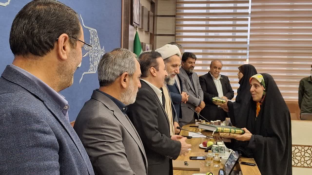 امام جمعه قزوین: مسئولان باید ارتباط بیشتری با بدنه بازار و مردم داشته باشند امام جمعه قزوین: مسئولان باید ارتباط بیشتری با بدنه بازار و مردم داشته باشند