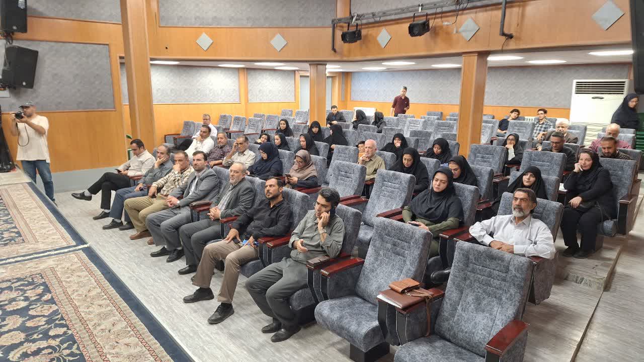 پیشنهاد تدوین کتاب «روایت رسانهای جنگ رمضان» برای ثبت ماندگار نقش خبرنگاران قزوین پیشنهاد تدوین کتاب «روایت رسانهای جنگ رمضان» برای ثبت ماندگار نقش خبرنگاران قزوین