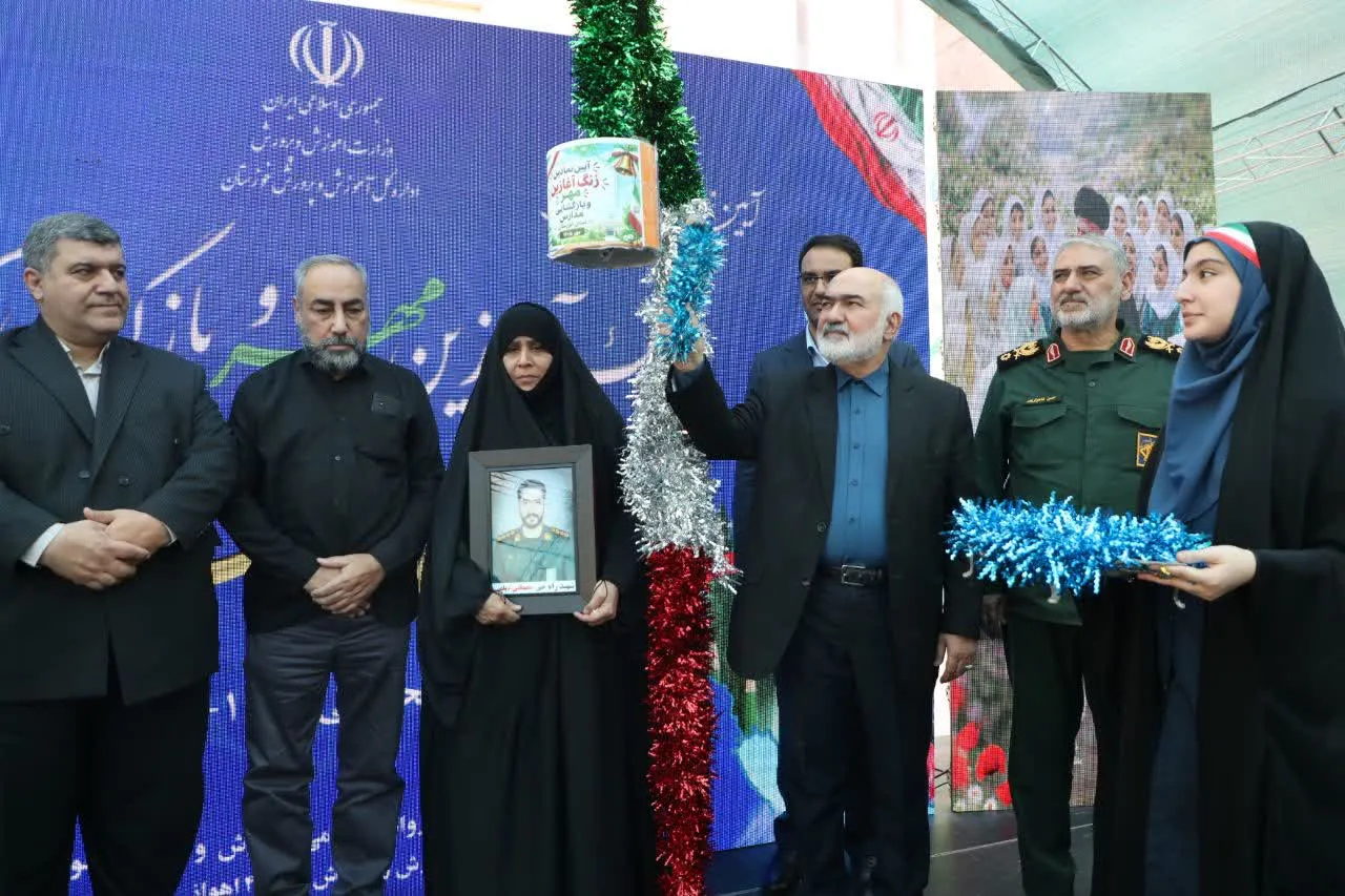زنگ آغازین مهر در خوزستان توسط استاندار نواخته شد / موالی زاده: دانش‌آموزان خوزستان باید برای ساخت آینده استان آماده شوند