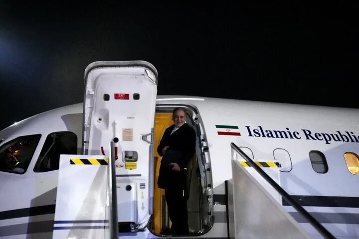 Iranian Foreign Minister Departs for Russia