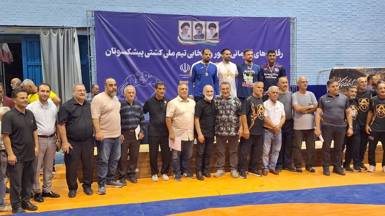 تیم تهران قهرمان مسابقات کشتی فرنگی پیش کسوتان کشور شد تیم تهران قهرمان مسابقات کشتی فرنگی پیش کسوتان کشور شد