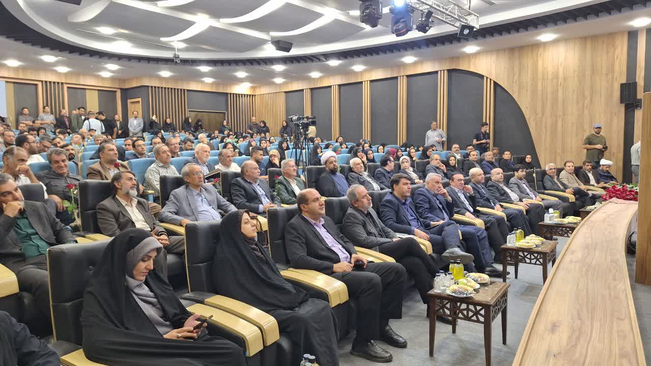 جنگ امروز، جنگ روایتهاست/ خبرنگاران صدای مردم باشند نه روابط عمومی استانداری و ادارات جنگ امروز، جنگ روایتهاست/ خبرنگاران صدای مردم باشند نه روابط عمومی استانداری و ادارات