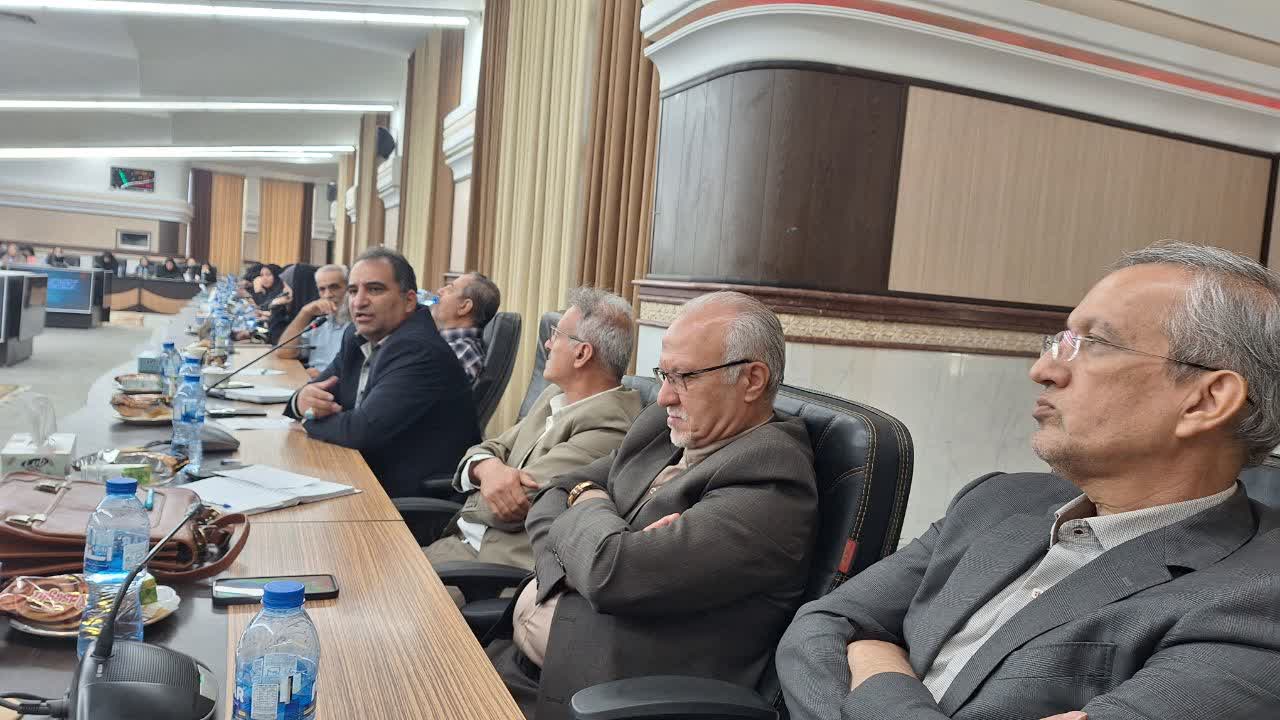 مدیران از رسانه فراری نباشند؛ رسانه پاسبان جامعه است/ نقشه دشمن ساقط کردن نظام است