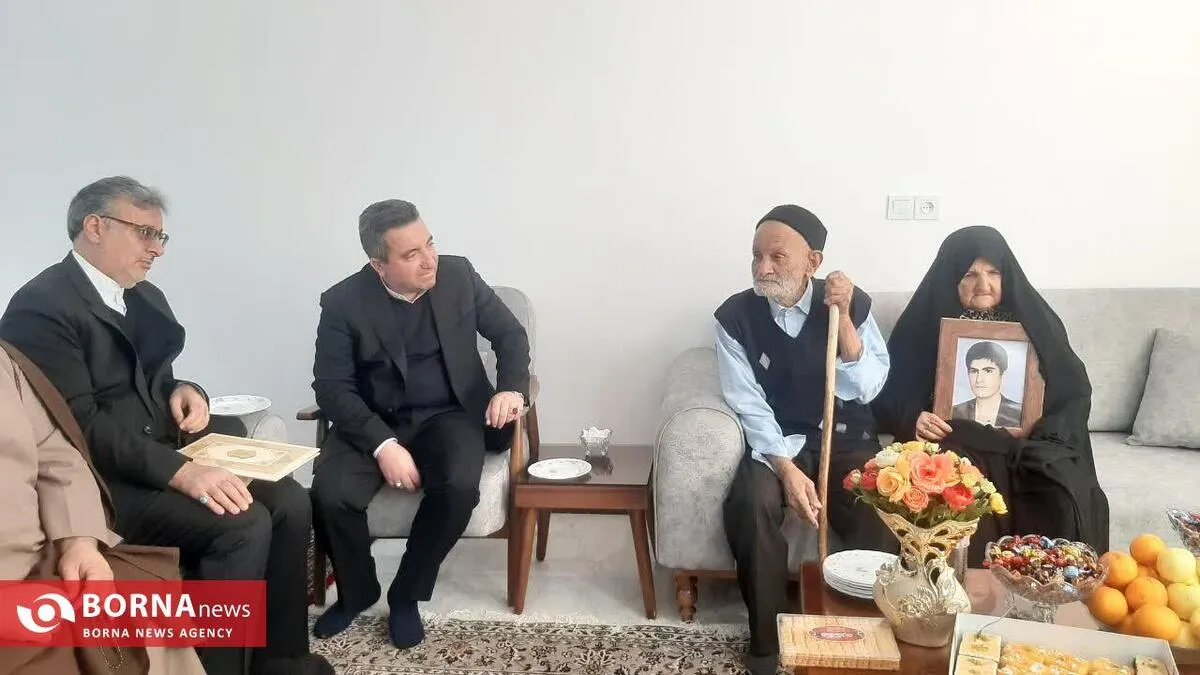 رئیس سازمان ثبت اسناد کشور : خانواده‌های شهدا برکت نظام خوانده شدند