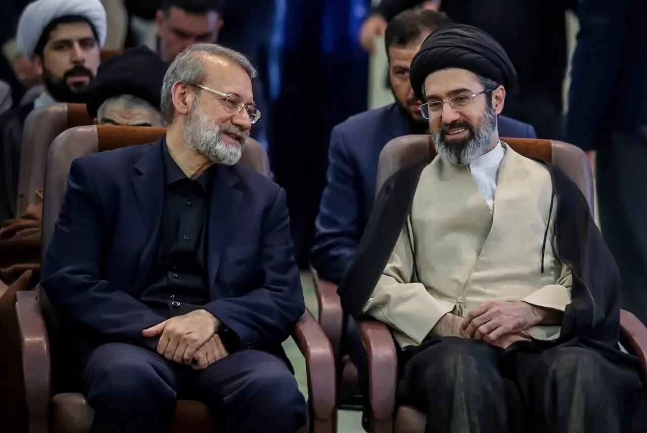قائد الثورة يعزي باستشهاد علي لاريجاني ومرافقيه