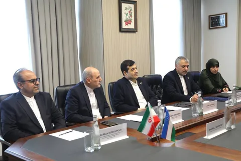 بازدید وزیر ورزش و جوانان ایران از سالن جدید وزنه‌برداری ازبکستان