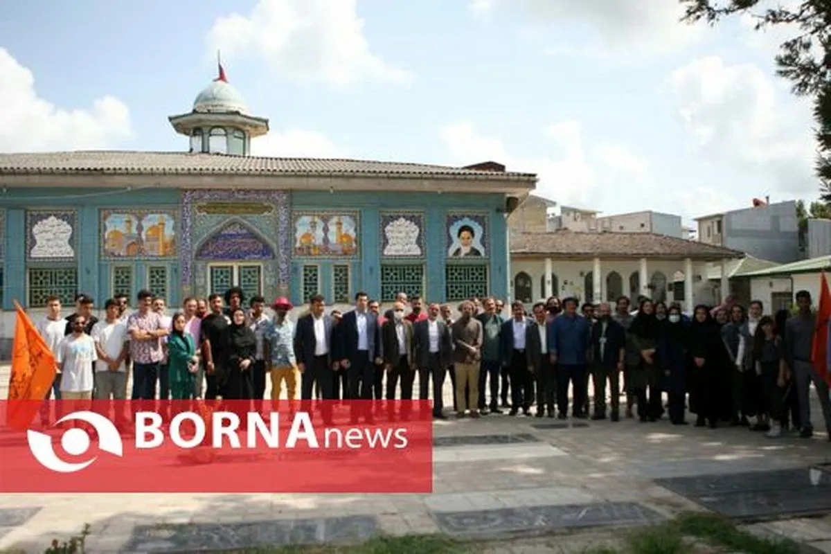 جشنواره تئاتر خیابانی شهروند لاهیجان با گلباران مزار شهدا آغاز شد