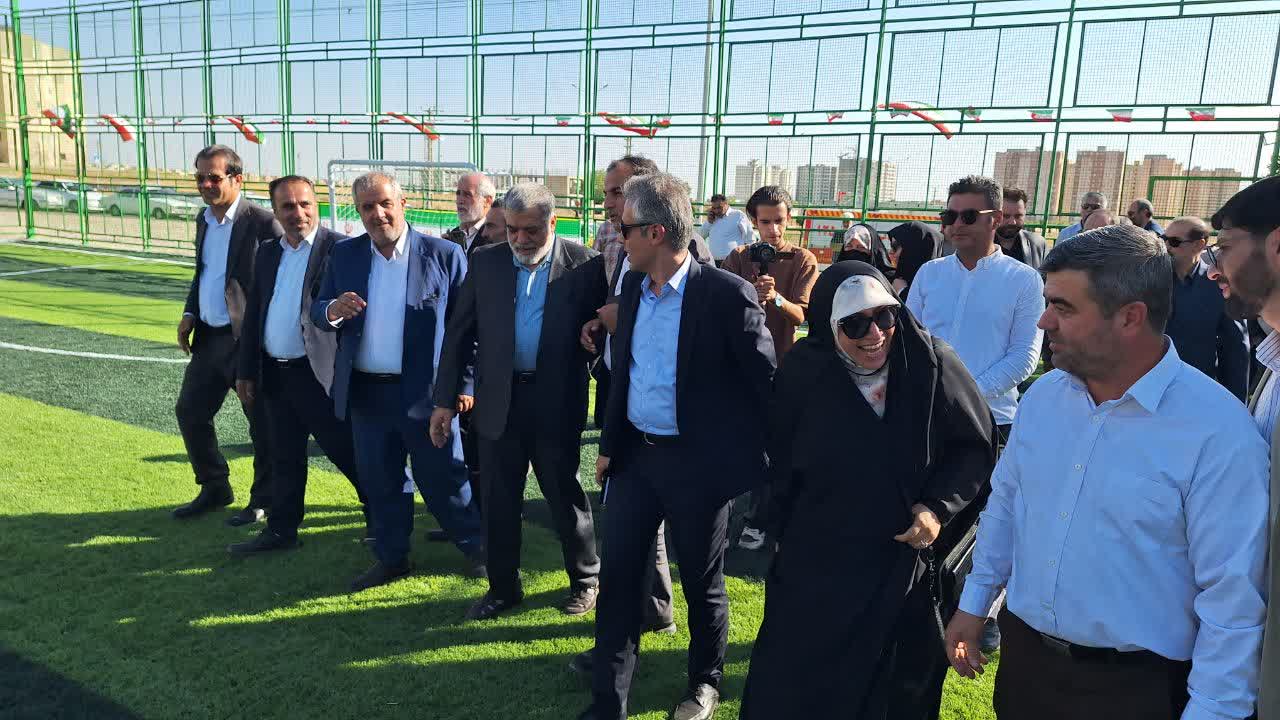 افتتاح دو زمین چمن مصنوعی در ناحیه شهری مهرگان