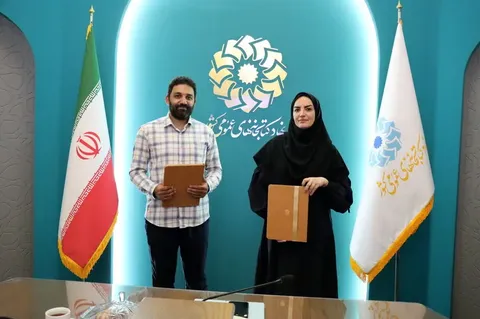 تفاهم‌نامه همکاری نهاد کتابخانه‌های عمومی کشور و شرکت «بهخوان» امضا شد