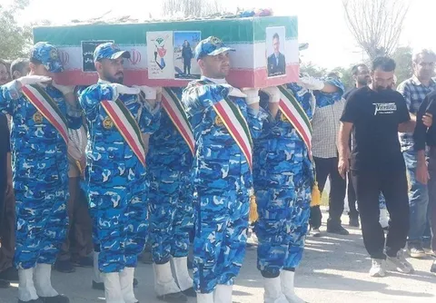 پیکر شهید سروان معینی در پایگاه هوایی بوشهر تشییع شد