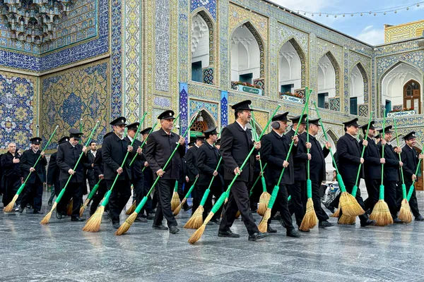 آیین تعویض شیفت خدام حرم مطهر رضوی
