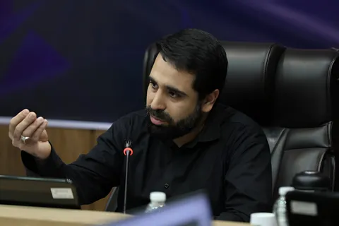 راهکار جلوگیری از مهاجرت نخبگان توسعه پروژه‌های بزرگ مقیاس است