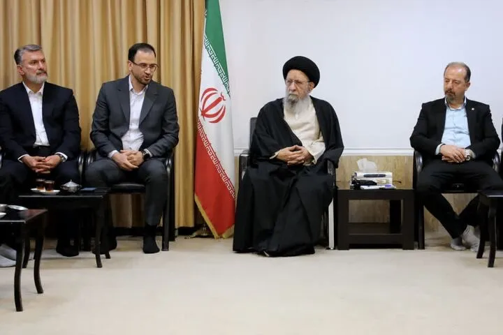 نورمفیدی:ایستادگی ایران در برابر ابرقدرتها جهانیان را شگفت زده کرده است