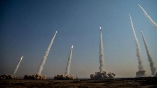 Iran Launches Largest Missile Attack in Recent Weeks; Explosion Reported Near Netanyahu’s Residence