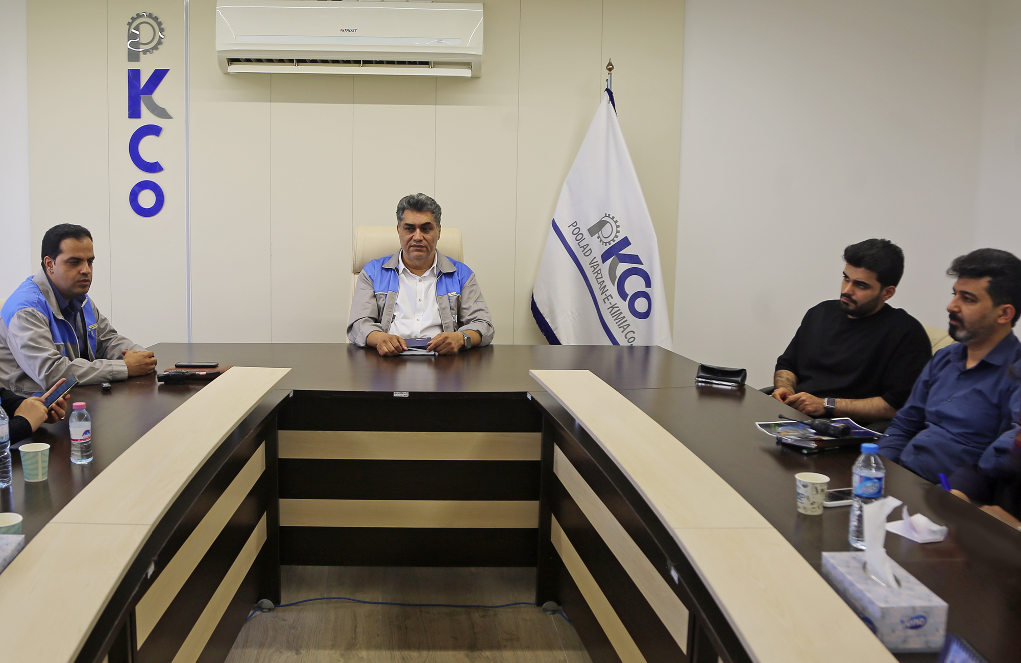 بارگیری نخستین تجهیز فوقسنگین بالای ۱۰۰ تن یک مجموعه اقتصادی برای صنعت نفت کشور بارگیری نخستین تجهیز فوقسنگین بالای ۱۰۰ تن یک مجموعه اقتصادی برای صنعت نفت کشور