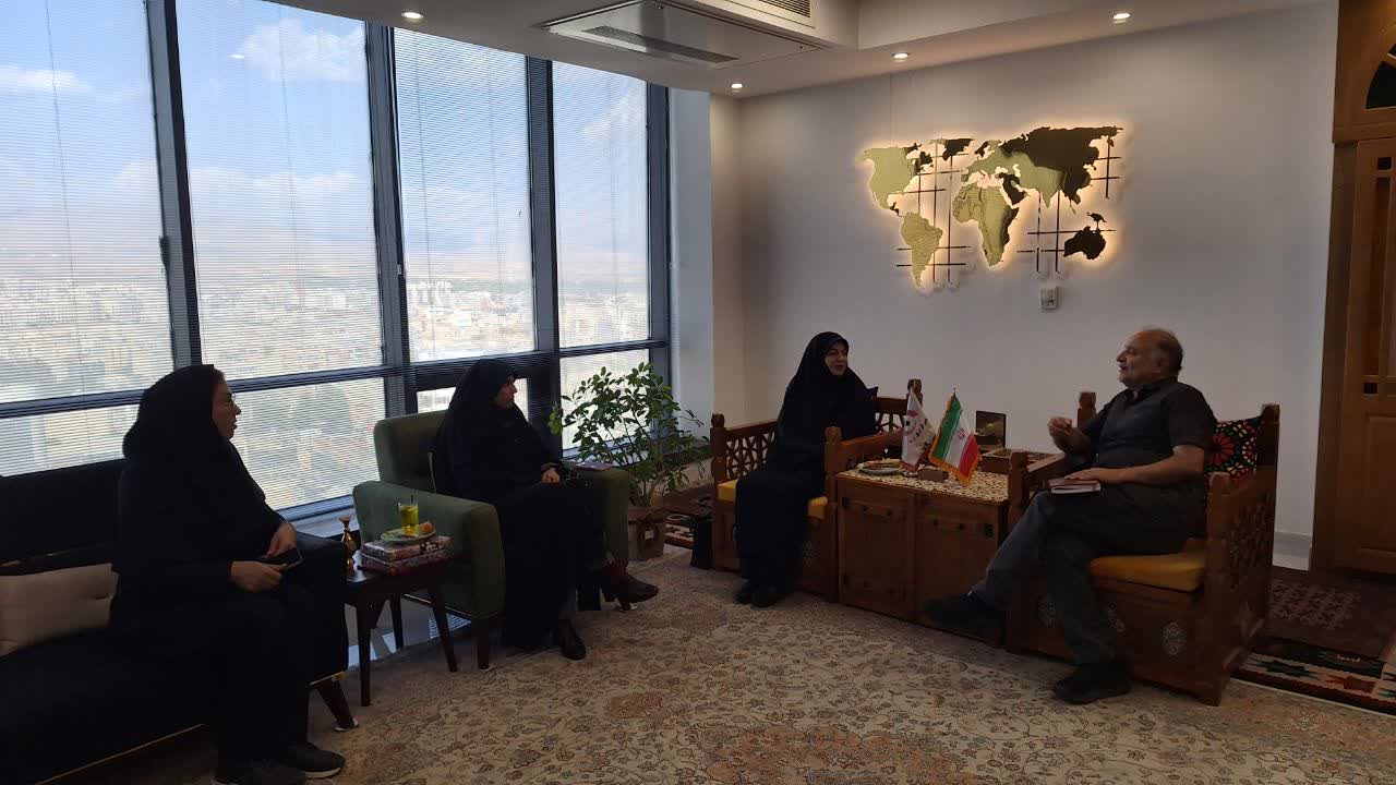 رسانه ها با نقد منصفانه به رفع نواقص و کاستی های مدیریتی کمک کنند/ رضایت مردم و کارکنان، از معیارهای سنجش عملکرد مدیران است