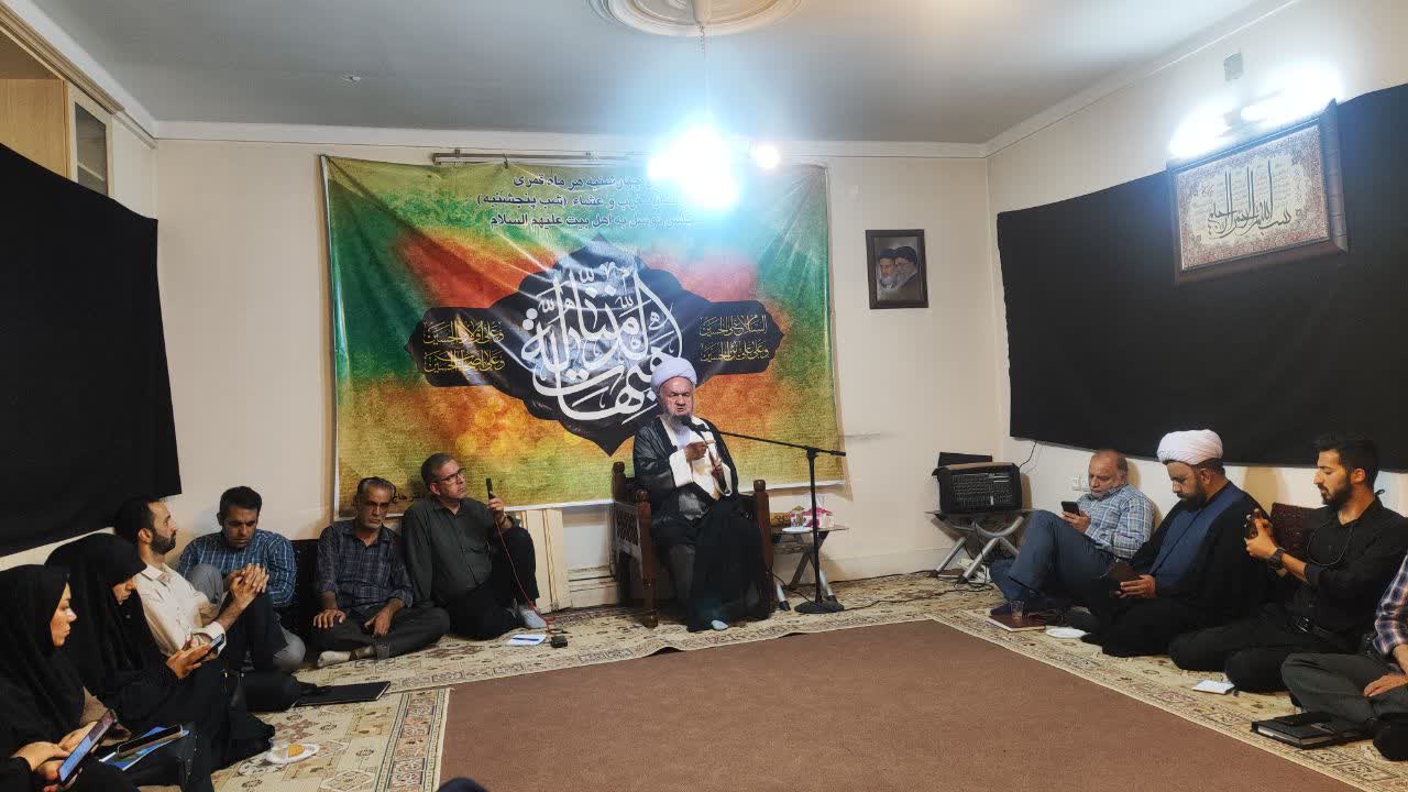 مذاکره در جای مناسب و جنگ ودفاع در زمان خود/ این دومنافاتی با هم ندارند