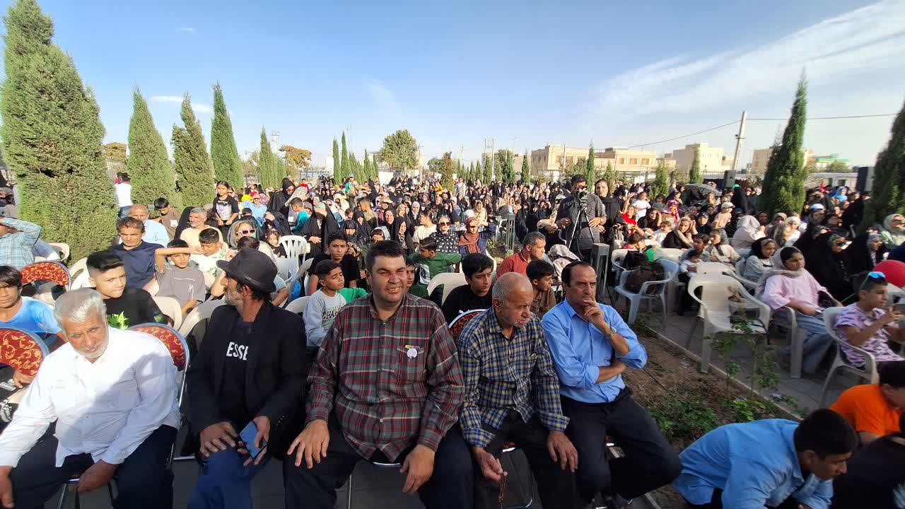 سومین جشنواره هندوانه در شهر شریف آباد برگزار شد