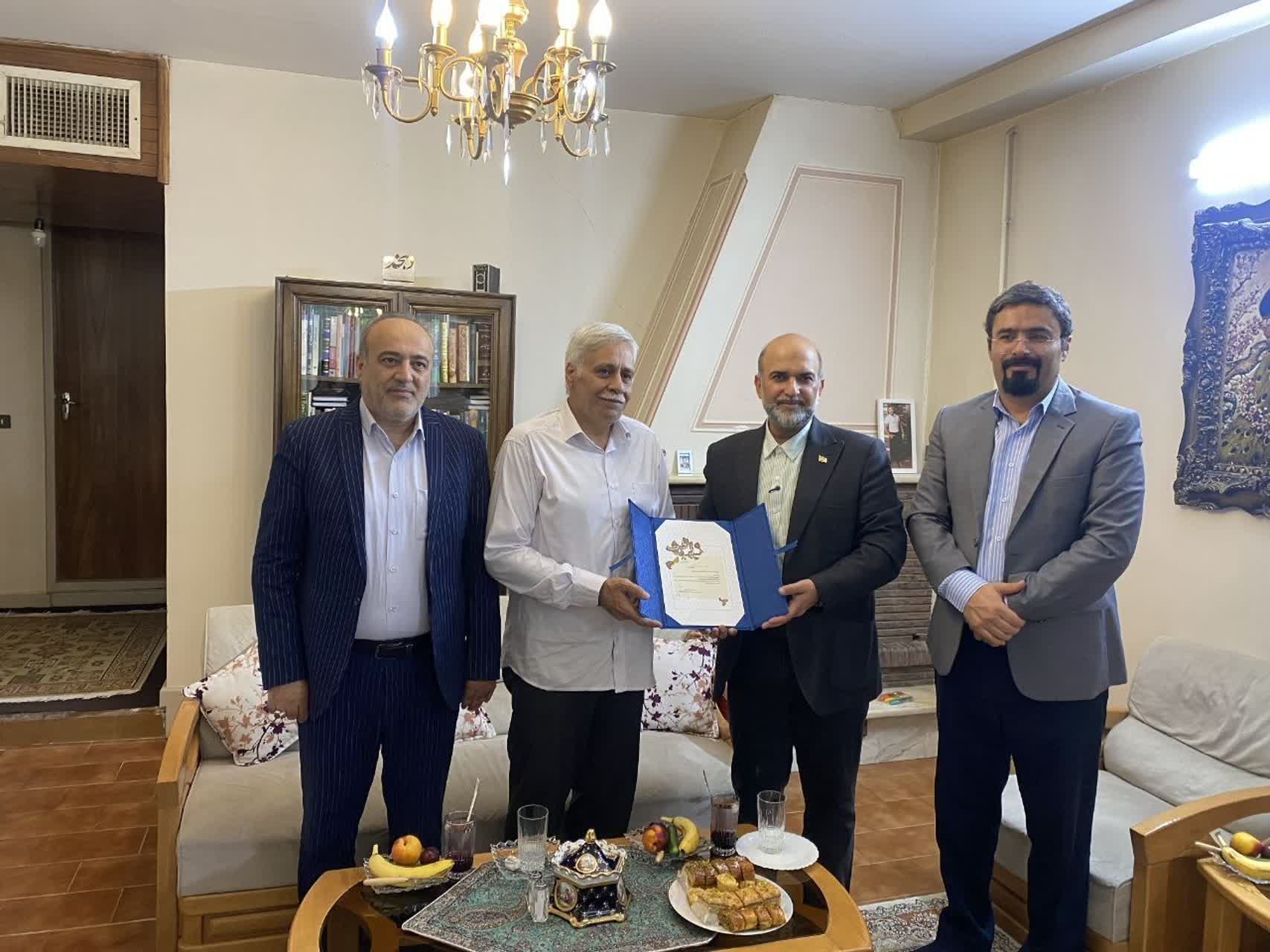 فراتر از پایتخت؛ مسیر شنیدن صدای اهالی فرهنگ، هنر، رسانه و قرآن است فراتر از پایتخت؛ مسیر شنیدن صدای اهالی فرهنگ، هنر، رسانه و قرآن است