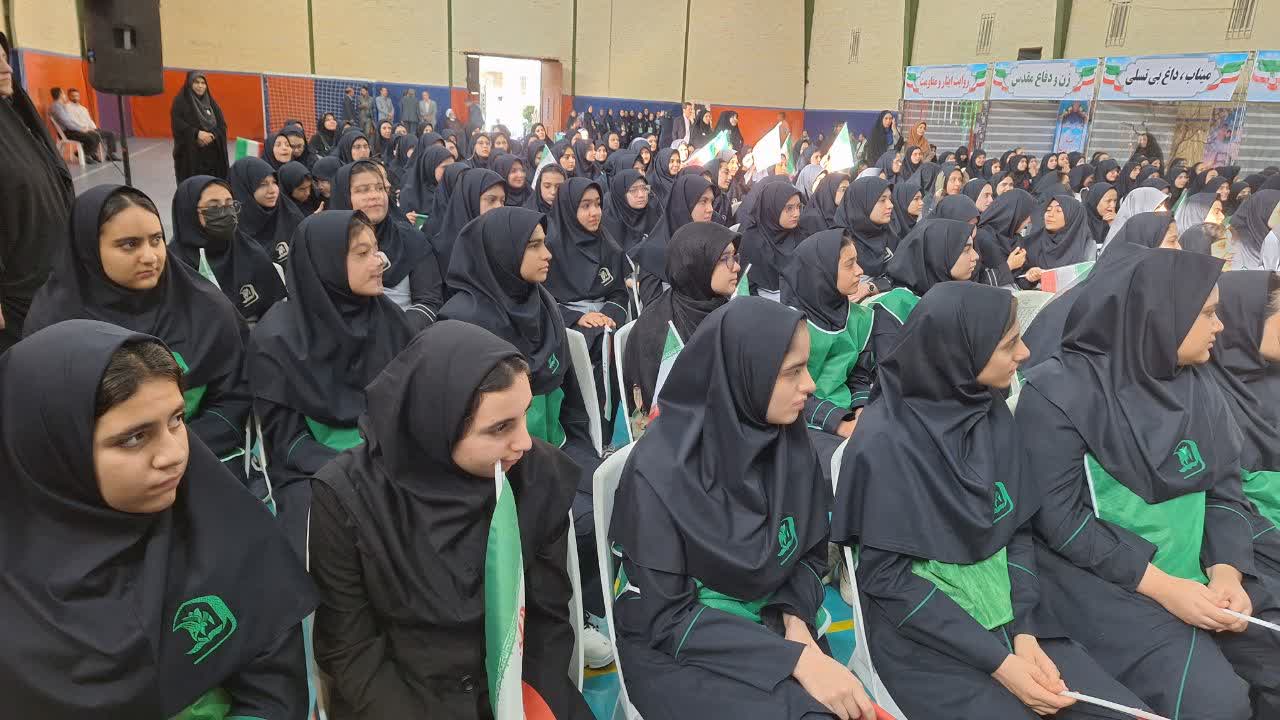 زنگ مهر حماسه همدلی و آغاز مسیری تازه برای دانش آموزان در ساختن آینده ایران اسلامی است