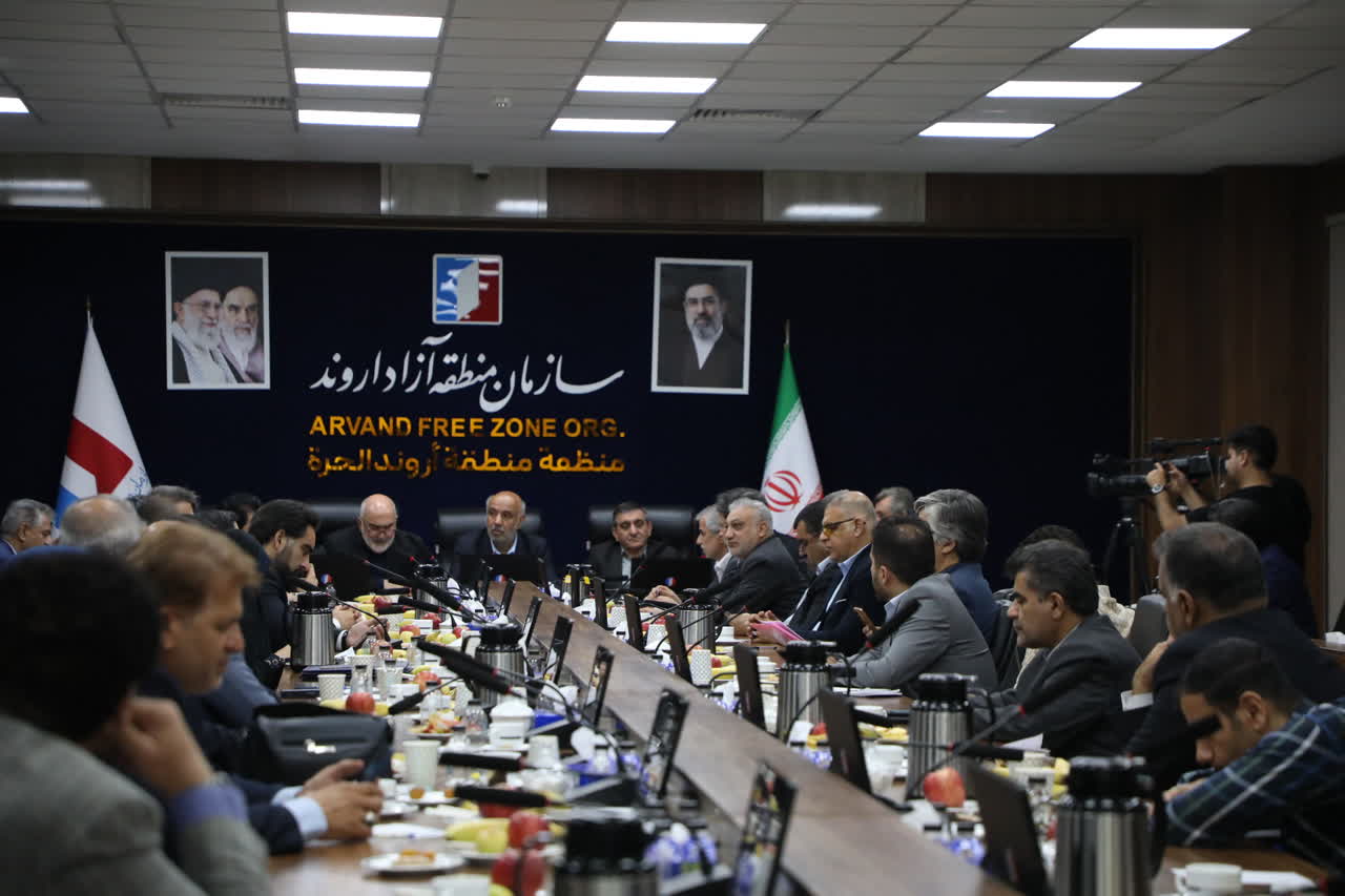 میدری: هفته دفاع مقدس امسال با یکی از هنرهای بزرگ ایرانیان یعنی گفت‌وگو با مردم جهان مقارن شد / همان روحیه دفاع مقدس را برای عبور از محاصره اقتصادی به کار بگیریم / رونق اقتصادی آبادان و خرمشهر در گرو مطالعه های کارشناسی و ثروت‌آفرینی است