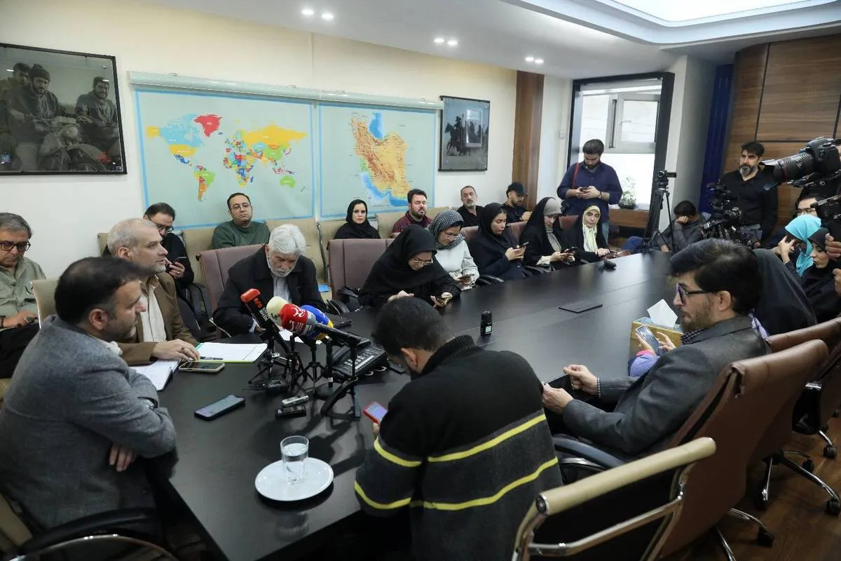 مهران مدیری با مجموعه شیش ماهه به شبکه سه می‌آید