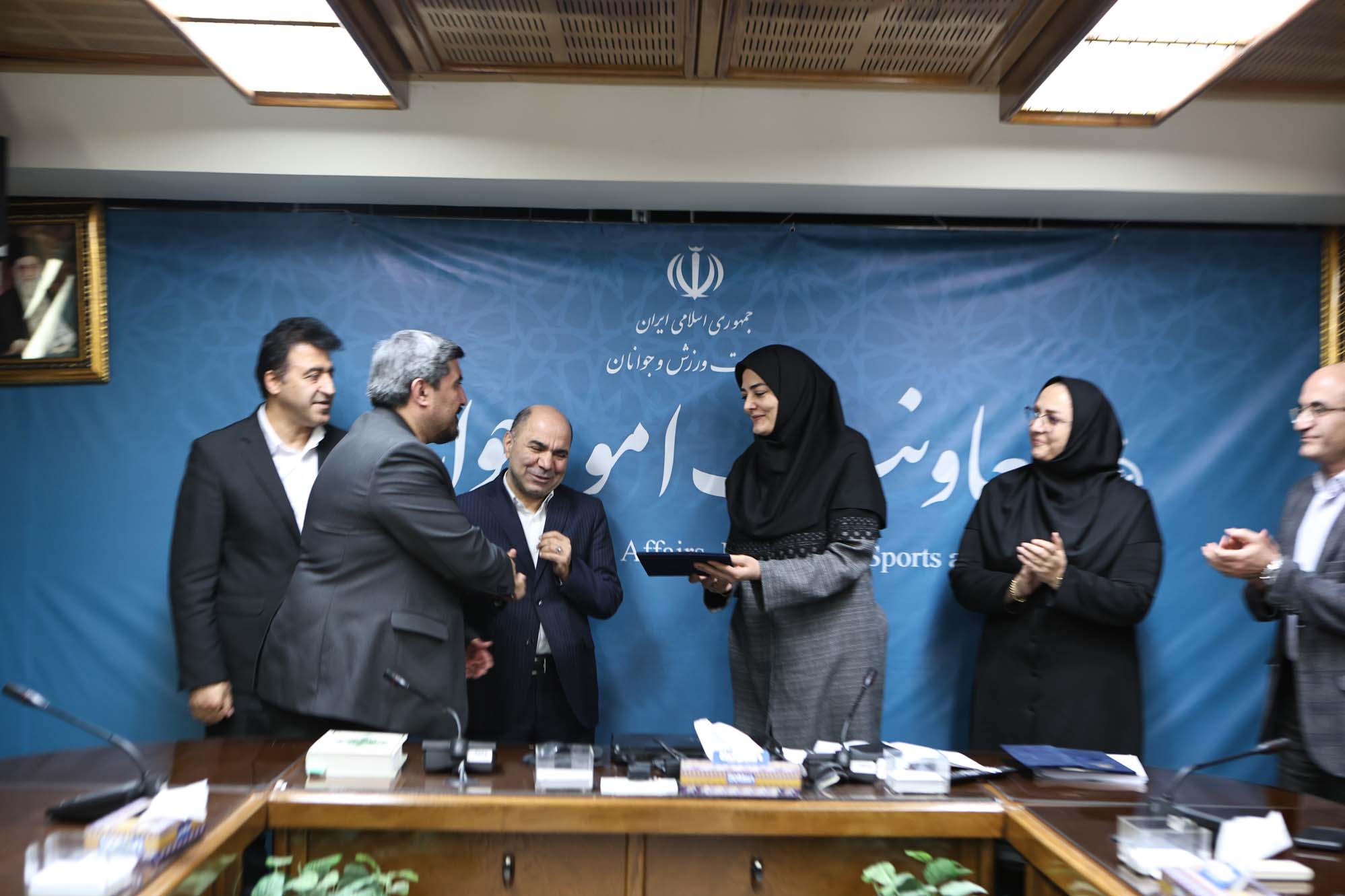 صدای نسل جوان باید در تصمیم‌سازی‌ها شنیده شود/ رونمایی از کتاب «خوانش فیلم‌های جشنواره فجر»