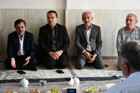 دیدار نماینده استاندار گلستان با خانواده جان‌باخته سیل در کرند