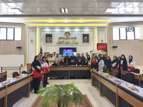 گفت‌وگوی بی‌واسطه جوانان اردبیلی با رئیس حوزه هنری/ تأکید بر حمایت از استعدادها