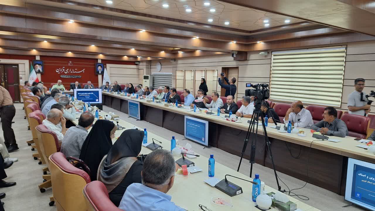 اصناف وبازاریان قزوین در جنگ اخیر کنار مردم و دولت بودند/ نشاط اجتماعی در چارچوب قانون و عرف جامعه دنبال شود
