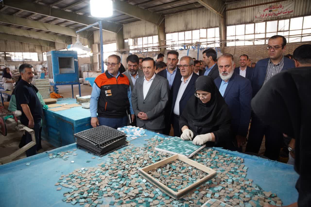 بازدید استاندار قزوین از صنایع سرام آرا