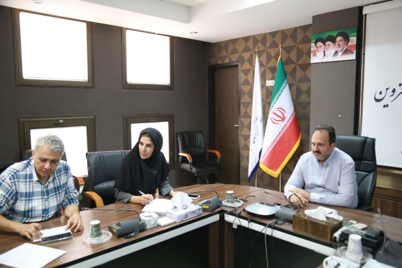 حضور مدیرکل راه و شهرسازی استان قزوین در هفدهمین جلسه پایش طرحهای حمایتی مسکن و بازسازی واحدهای آسیبدیده حضور مدیرکل راه و شهرسازی استان قزوین در هفدهمین جلسه پایش طرحهای حمایتی مسکن و بازسازی واحدهای آسیبدیده