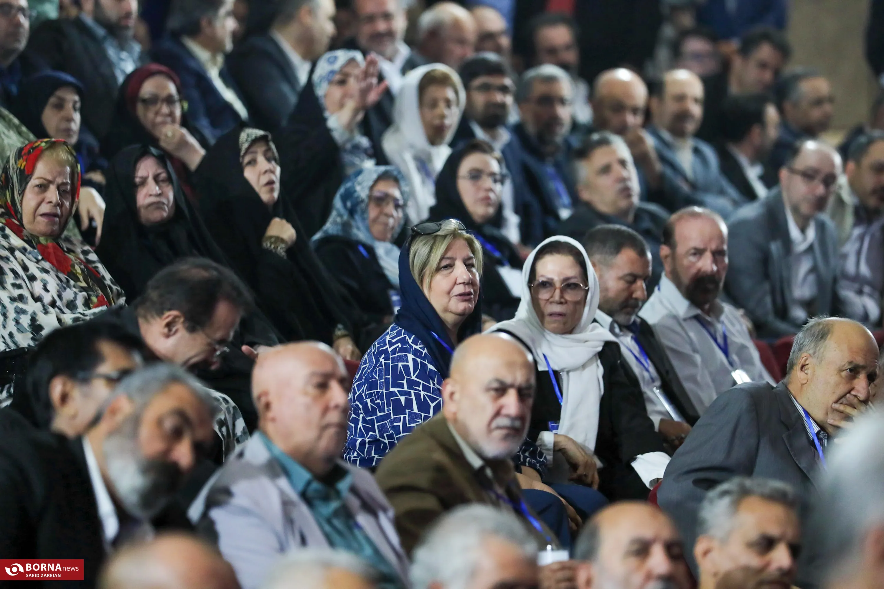 دیدار صمیمی بازنشستگان با رئیس جمهور