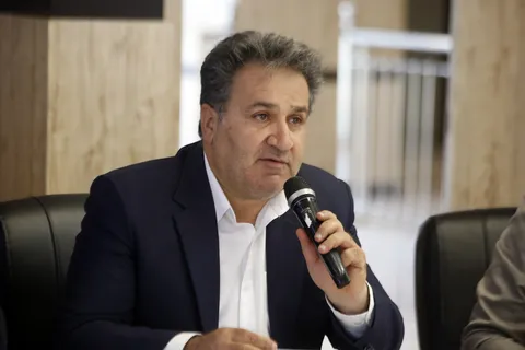 پیگیری‌های استاندار فارس منجر به آماده‌سازی سریع ورزشگاه پارس شد / حضور استاندار در میان ورزش‌نویسان، گامی مؤثر در جهت تقویت تعامل با اصحاب رسانه