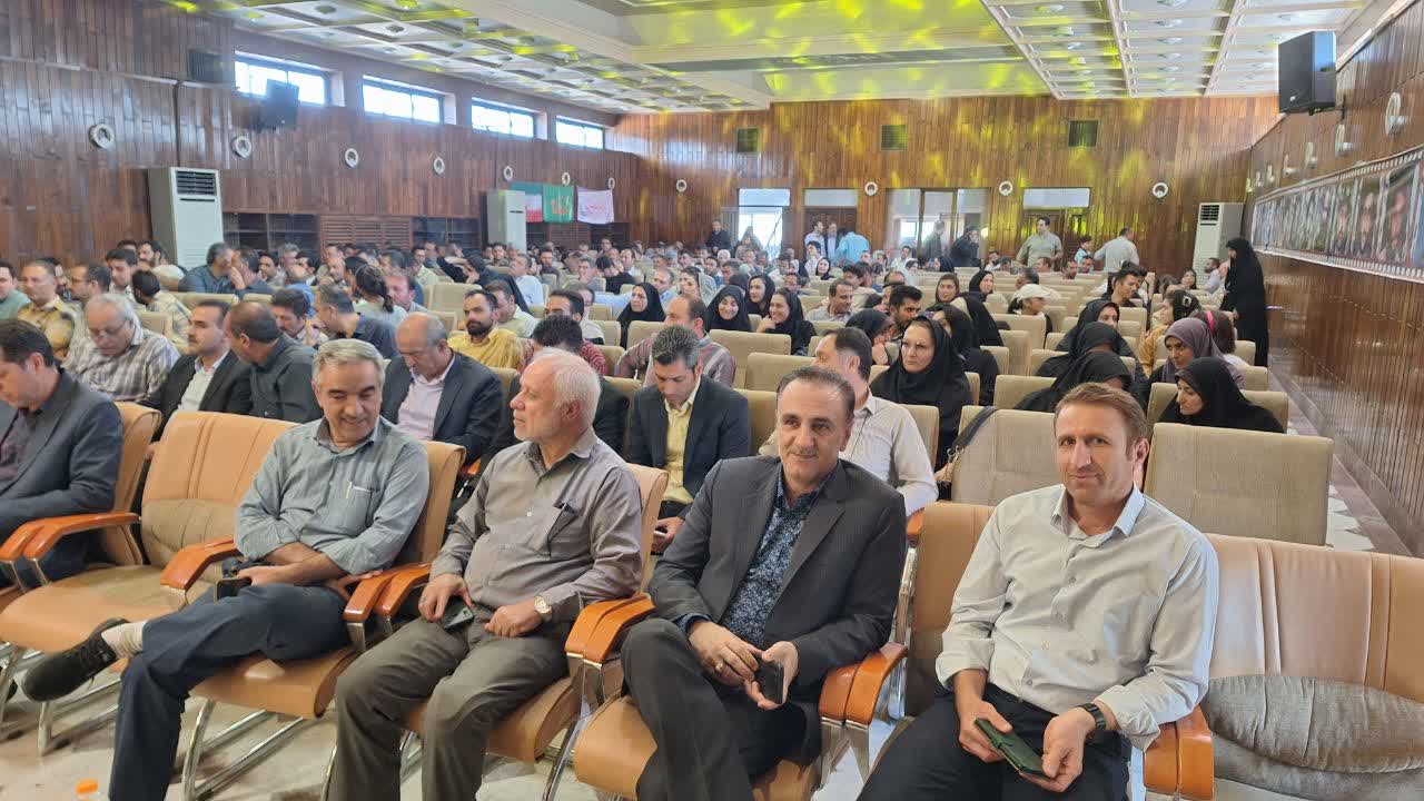 مراسم جشن میلاد پیامبر اکرم(ص) و هفته وحدت در شرکت توزیع نیروی برق قزوین برگزار شد