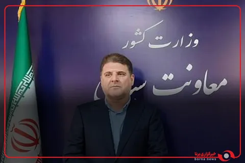 زینی‌وند: دو قطبی صلح‌طلب و جنگ‌طلب متضاد با منافع کشور است