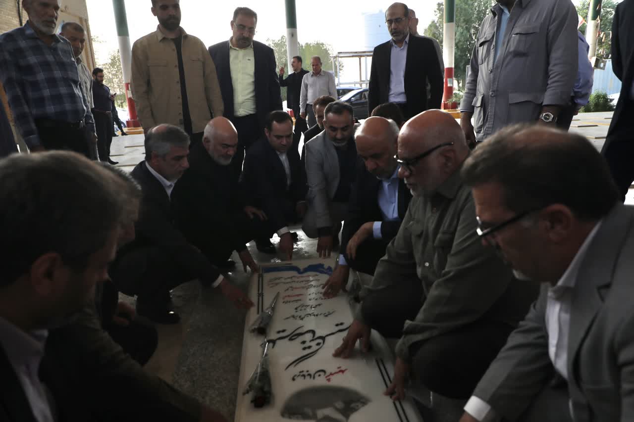 وزیر کار: شهید تنگسیری فرماندهای راهبردی و چندوجهی بود / ظرفیتآفرینی شهید تنگسیری معادله های اقتصادی جهان را تغییر داد وزیر کار: شهید تنگسیری فرماندهای راهبردی و چندوجهی بود / ظرفیتآفرینی شهید تنگسیری معادله های اقتصادی جهان را تغییر داد