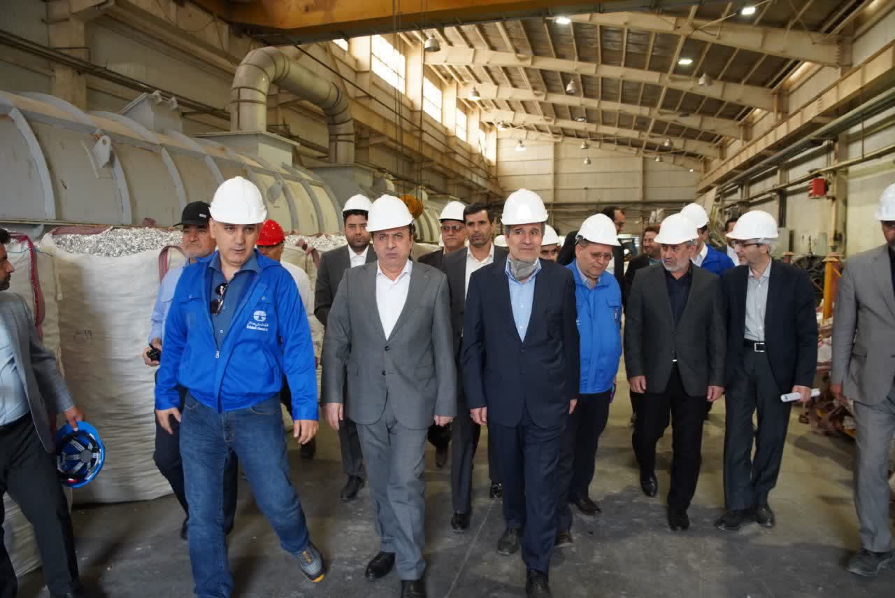 بازدید استاندار قزوین و معاون وزیر صمت از شرکت شیمیایی بهداش بازدید استاندار قزوین و معاون وزیر صمت از شرکت شیمیایی بهداش