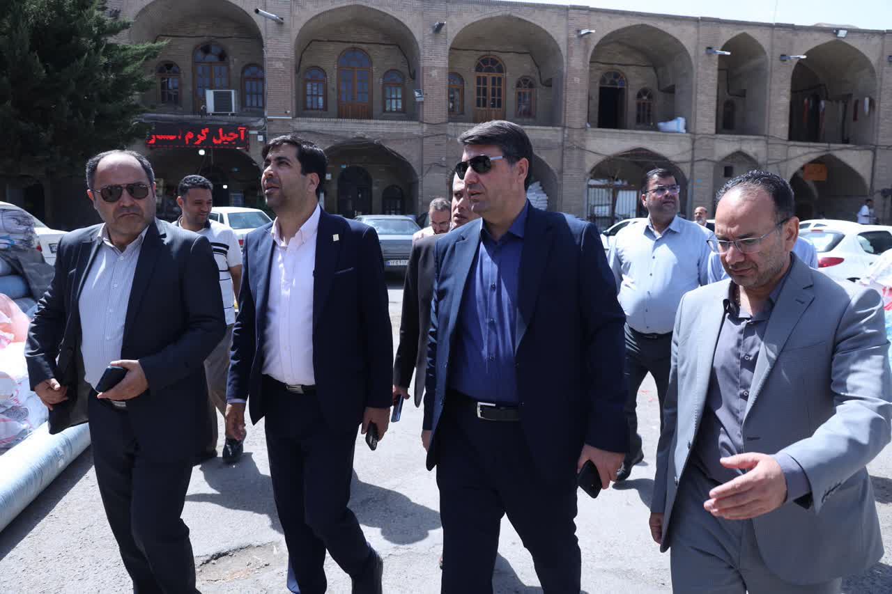 معاون استاندار قزوین از روند مرمت و بازآفرینی کاروانسراهای تاریخی شهر بازدید کرد