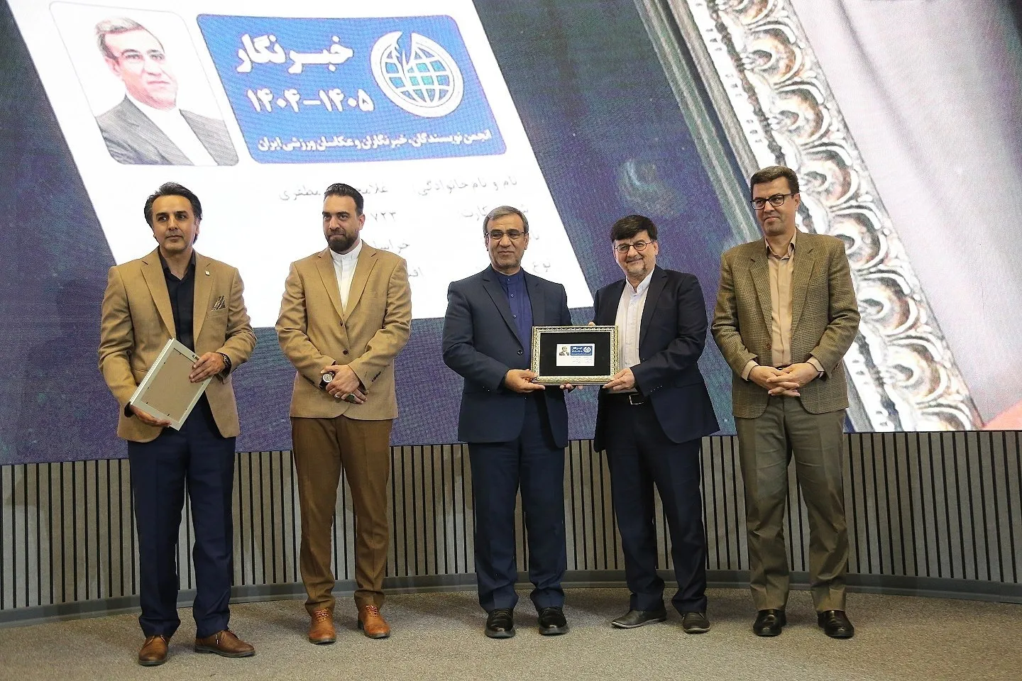 استاندار و دو مدیر ورزشی به جمع اعضای ورزشی‌نویسان خراسان رضوی پیوستند