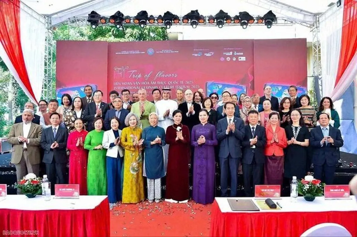 Iran Pavilion Shines at Hanoi International Food Festival