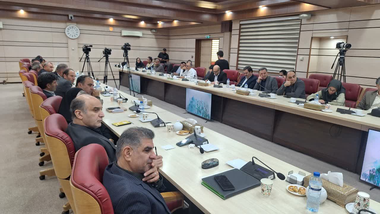 بخشدار کوهین: تأمین آب، بهداشت و بهسازی راه‌های روستایی نیازمند اعتبارات ویژه است