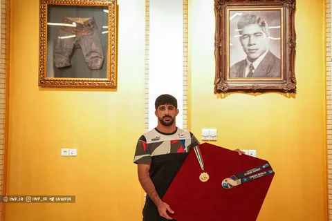 سعید اسماعیلی دو مدال دیگر به گنجینه ملی اهدا کرد
