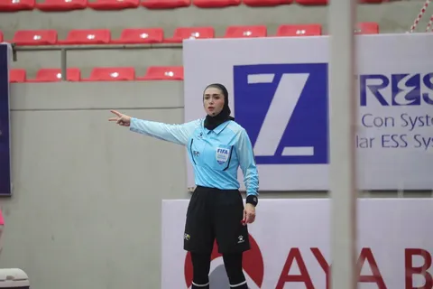 افتخارآفرینی بانوی خراسان‌شمالی در المپیک جوانان / زهرا رحیمی در جمع ۲۰ داور برتر فوتسال جهان
