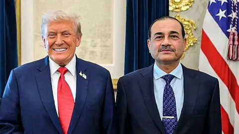 عاصم منیر محاصره دریایی از سوی آمریکا را مانع مذاکرات می‌داند