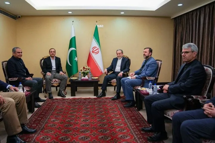 Araghchi Reaffirms Shared Commitment to Regional Stability Following Meeting with Pakistan’s Army Chief